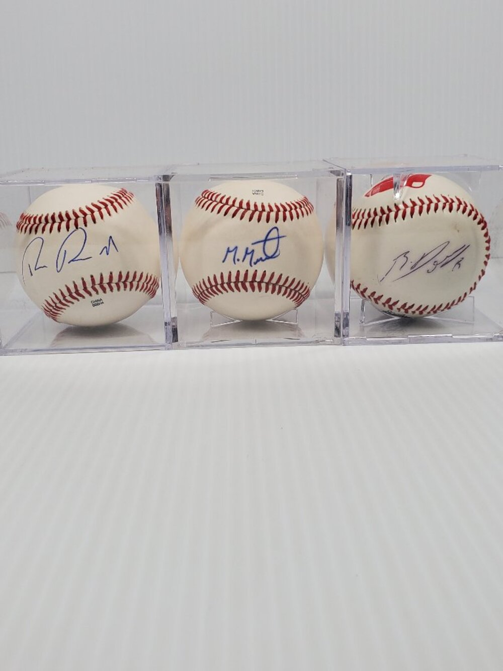 Minor League Salem Red Sox 3 autographed Carolina League Baseball Balls in Cases
